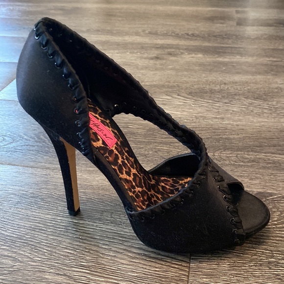 New Betsey Johnson Heels 7 - Picture 2 of 8